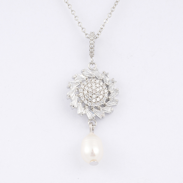 Pearl Charm Necklace Cubic Zircon Decorated