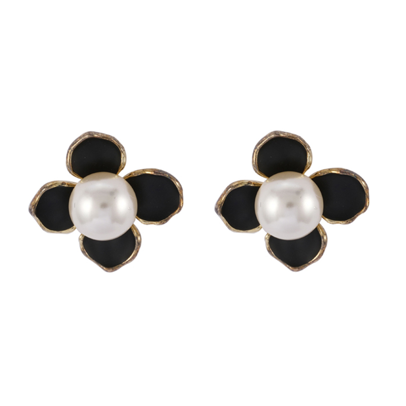 Flower Pearl Studs Negotiable $1.81